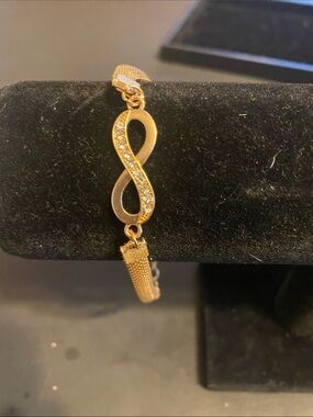 Fashion Jewelry Gold Infinity Bracelet with Crystal Accents